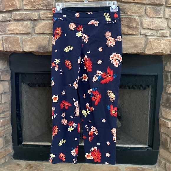 Investments II navy blue capris with colorful flowers throughout. Size is 18W